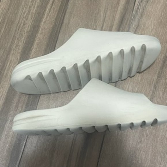 Adidas X yeezy slide